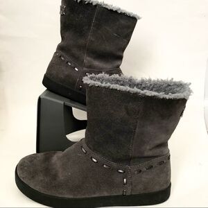 Sanuk grey suede ankle boots faux fur lined